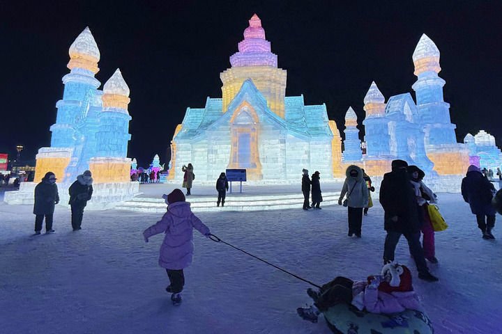 之约 点亮冬日经济球王会平台邂逅冰雪(图2)