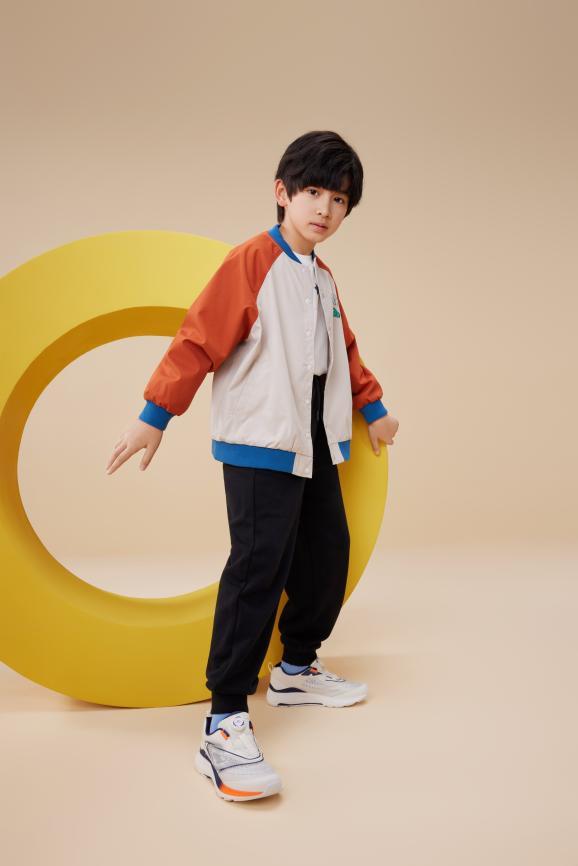 涨趋势功能性儿童运动鞋成“刚需”球王会体育网站热爱运动人群呈上(图2)