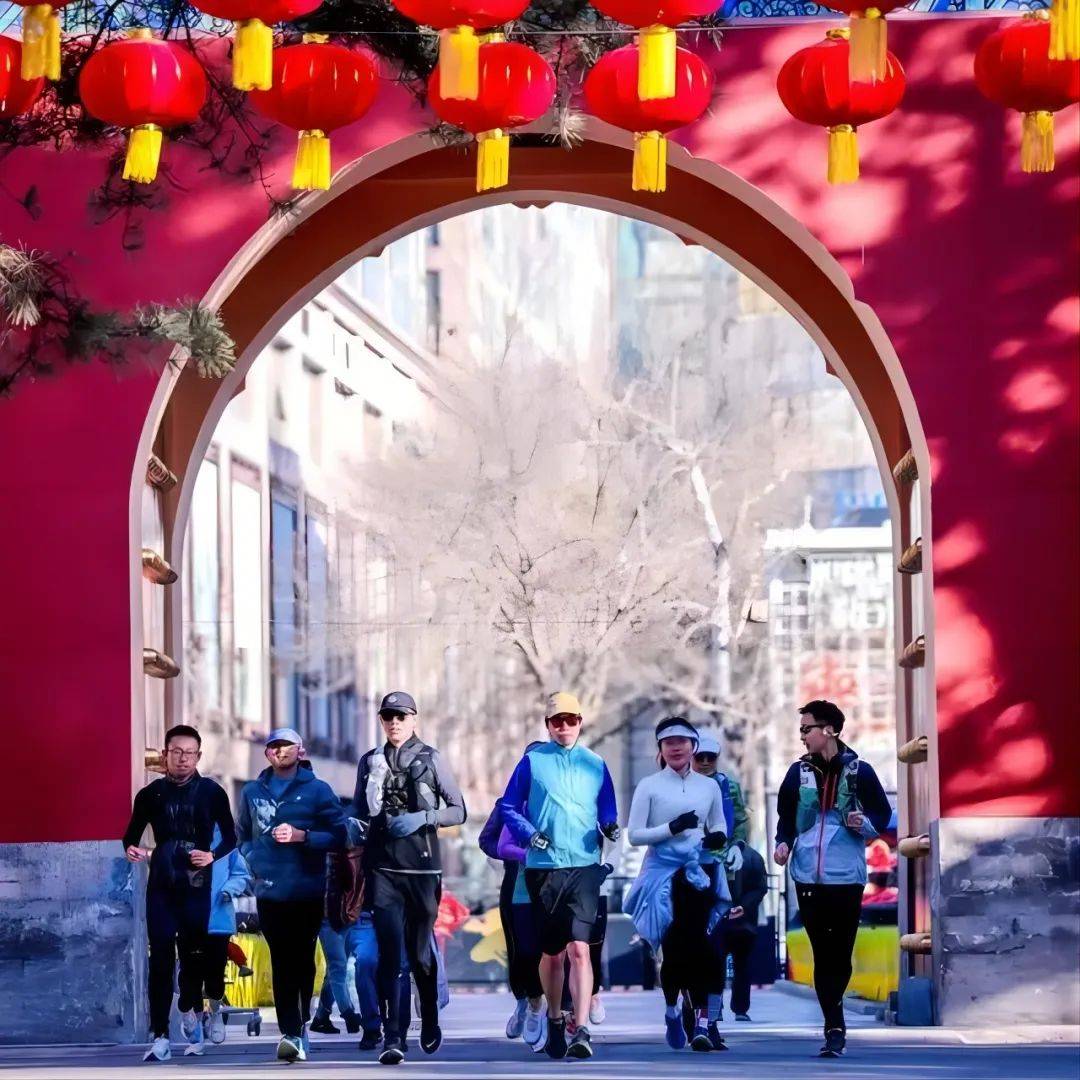 场的质量与科技竞争球王会网站跑鞋市(图6)