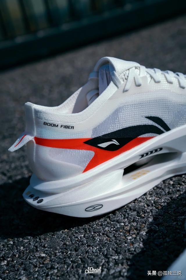 的10双运动鞋国货霸榜了！碾压耐克阿迪！今年卖最火(图4)